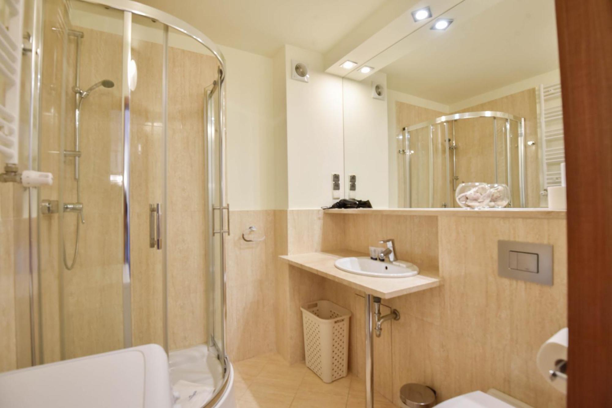 Apartamenty Mistral Z Parkingiem - Promenada & Morze - Apartamenty Na Wyspie Swinoujscie Dış mekan fotoğraf